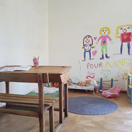 La Maison De L'ousse לינה וארוחת בוקר