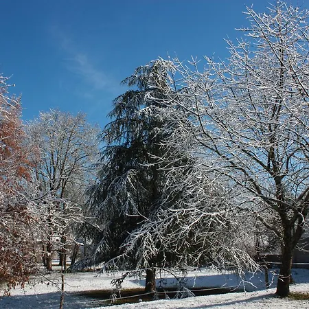La Maison De L'ousse לינה וארוחת בוקר 3*
