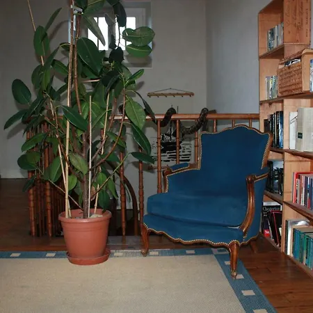 La Maison De L'ousse לינה וארוחת בוקר 3*