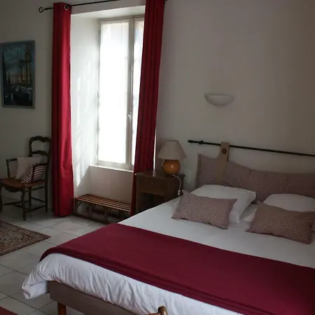 לינה וארוחת בוקר La Maison De L'ousse Livron